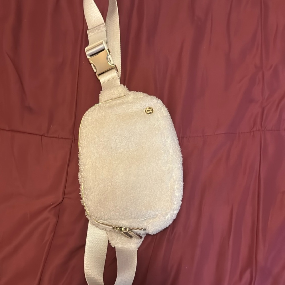Sherpa Lululemon Belt Bag 2L